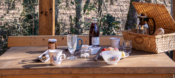 Week-end romantique dans le Tarn : chalets en bois avec terrasse pour une escapade à deux